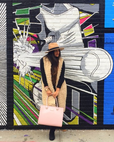 How to style fur vest outfit 5