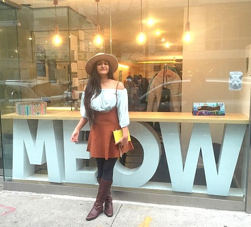 How to Wear an Overall Dungree Pinafore dress 2