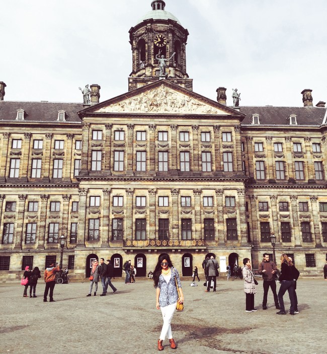 Travel Outfits - What to Wear in Amsterdam 8