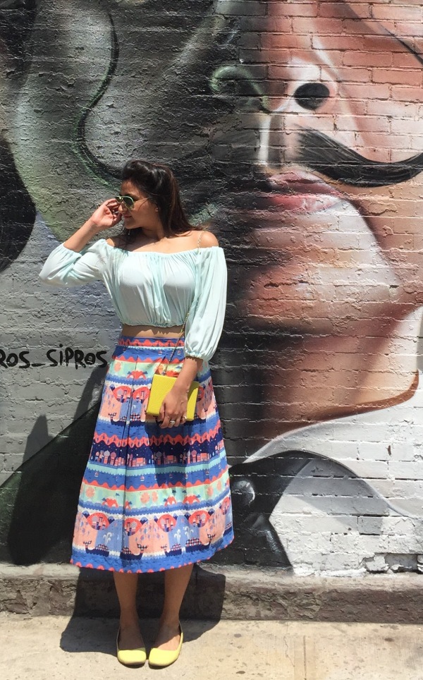 What to Wear With a Printed Skirt 1