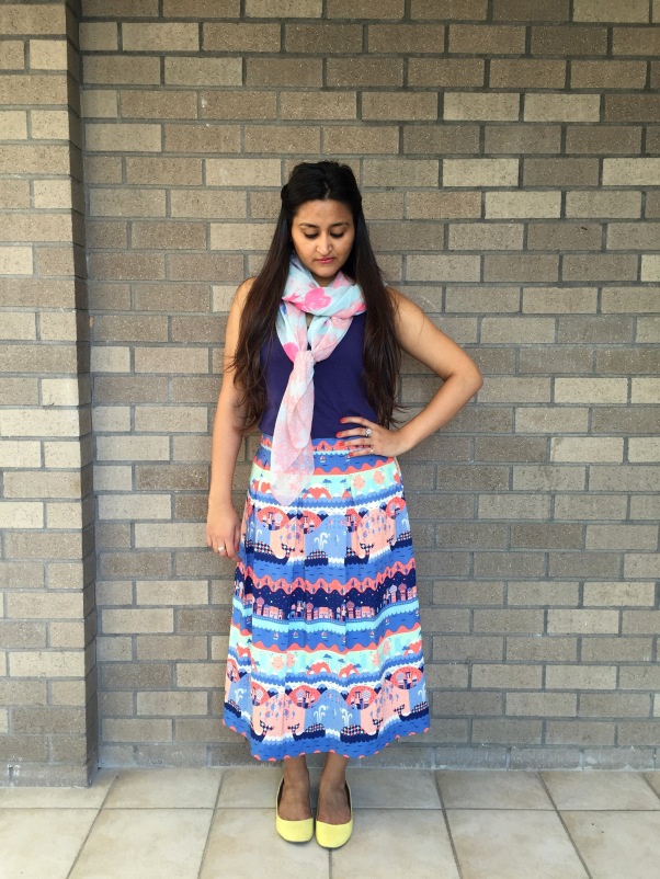 What to Wear With a Printed Skirt 5