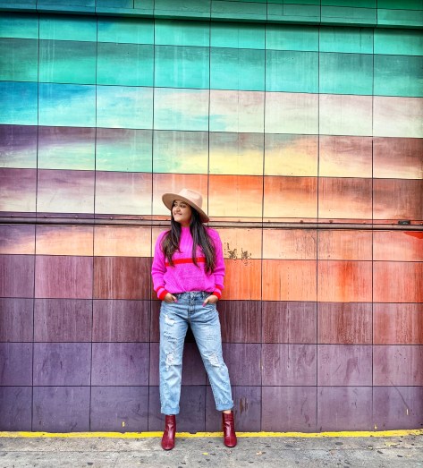 Bright Pink Sweater Outfit 8
